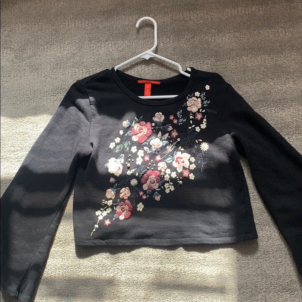 Cute cropped sweater